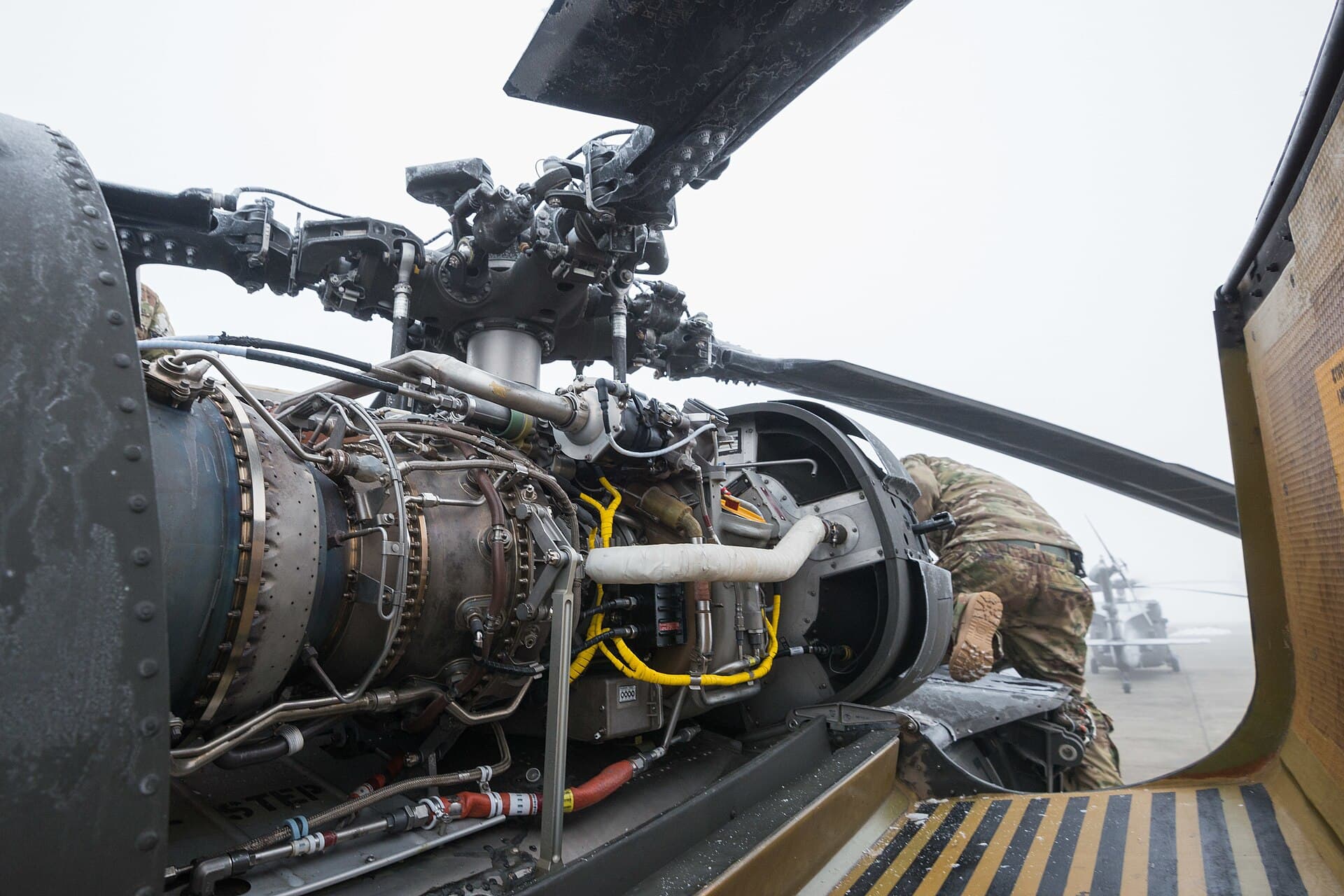 Transport ECMO cu Black Hawk: premieră medicală în România (Foto: U.S. Army photo by Pierre Courtejoie / Public domain, Wikimedia Commons)