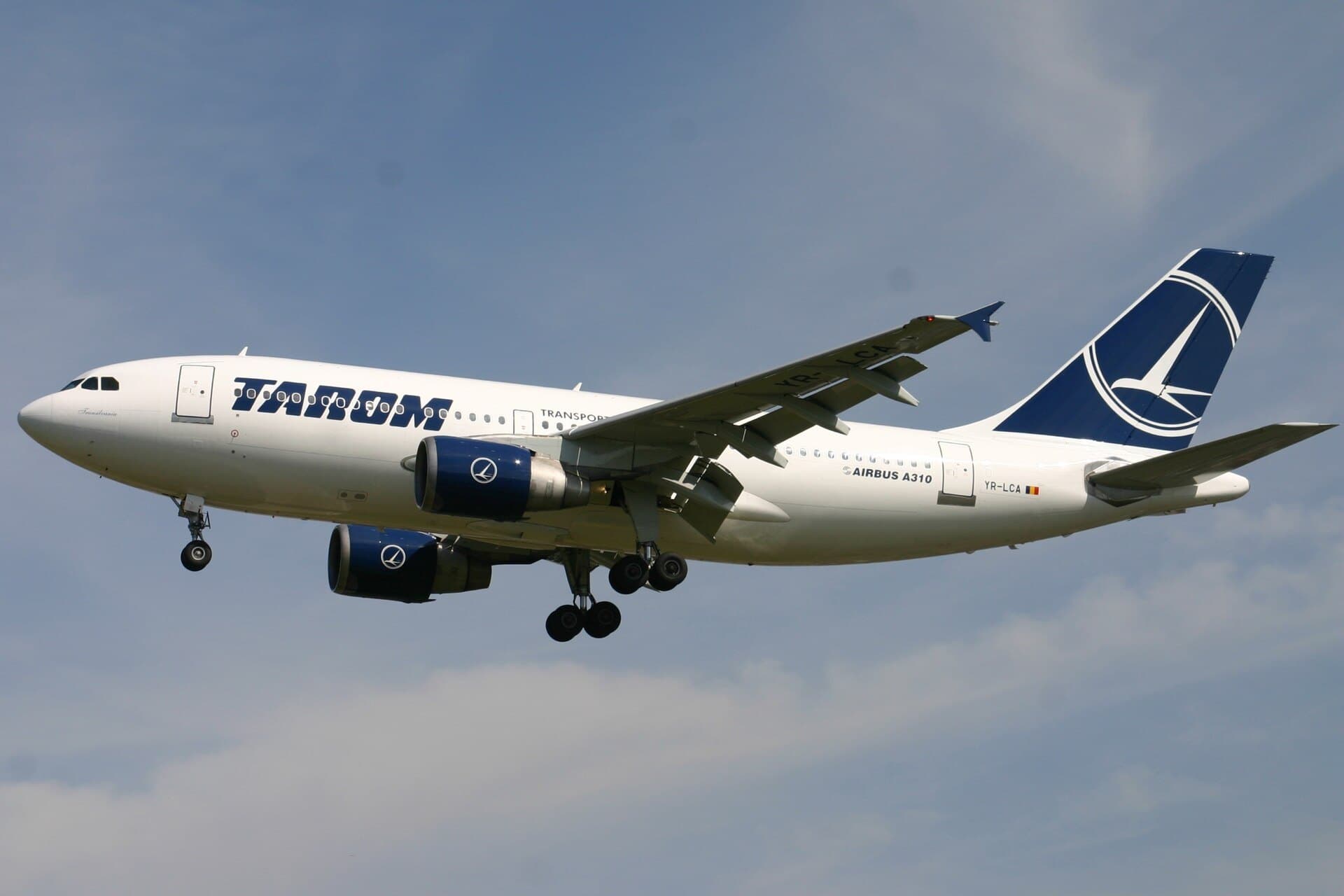 Un avion Airbus A310 al companiei TAROM (Foto: Aero Icarus / CC BY-SA 3.0, Wikimedia Commons)