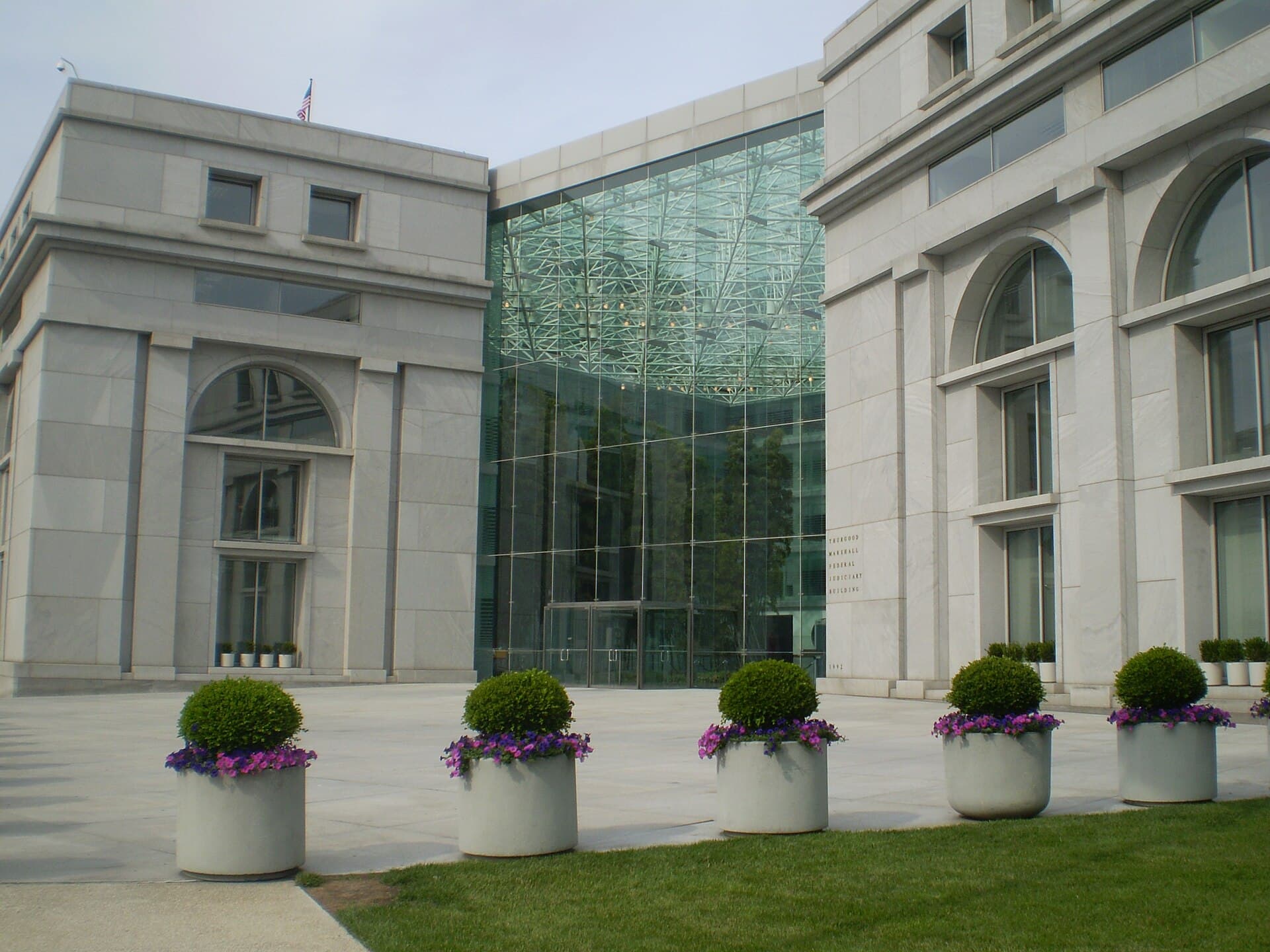 O sală de judecată federală, ilustrând evaluarea probelor științifice în instanță. (Foto: Neutrality / Public domain, Wikimedia Commons)