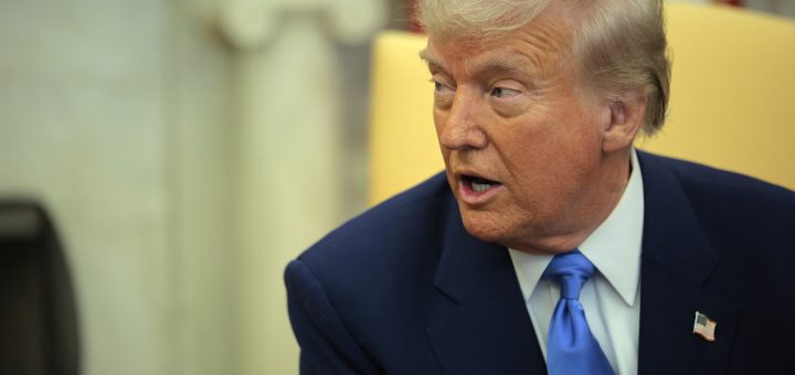 HOTNEWS.RO: Donald Trump a retras accesul la informații clasificate pentru Joe Biden și mai multe personalități democrate