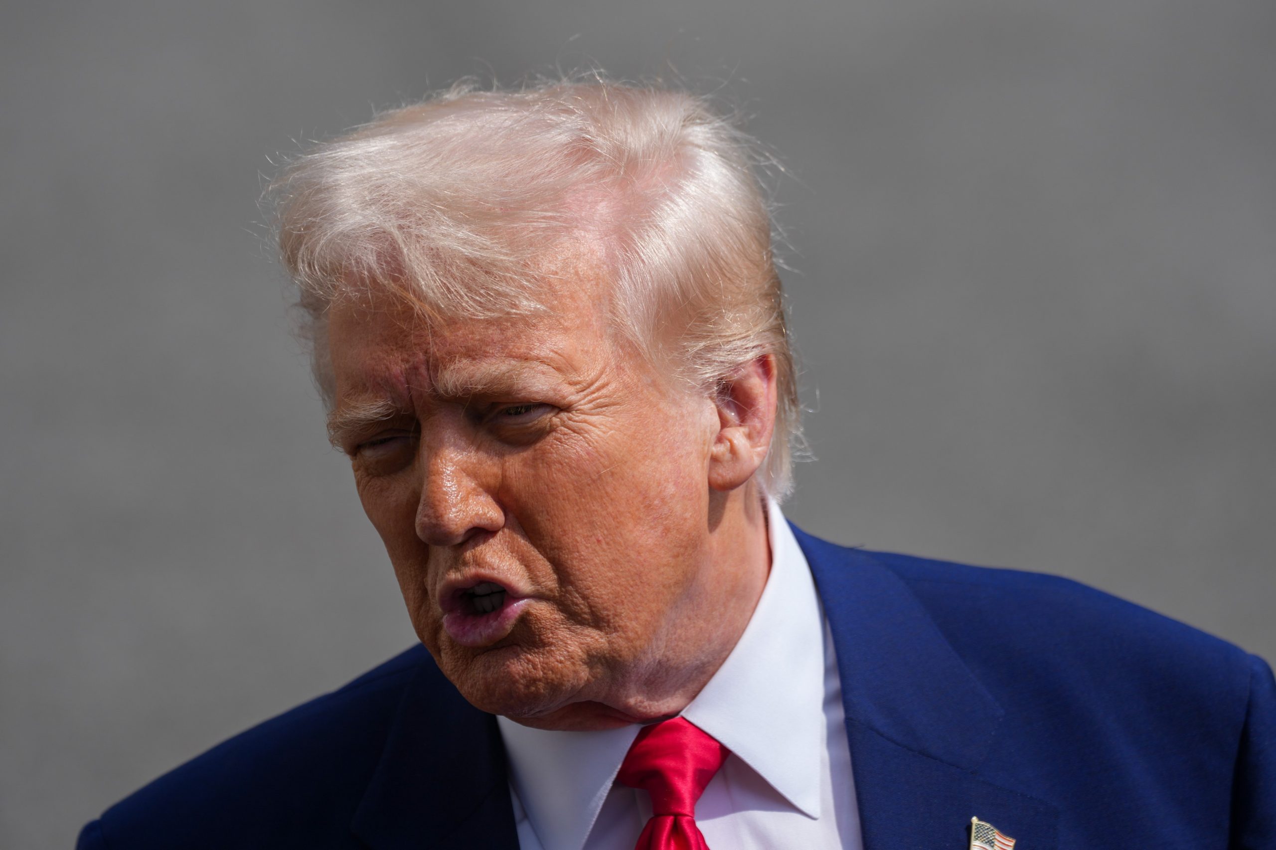 HOTNEWS.RO: Câștigători și învinși din noile tarife ale lui Trump. Rate mici pentru Irlanda, mari pentru Slovacia și povestea ciudată a Sf. Pierre și Miquelon