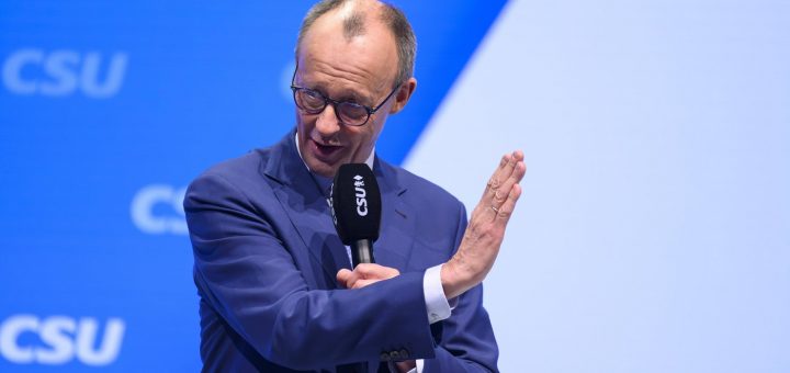 HOTNEWS.RO: Conservatorii germani și naționaliștii de la AfD, pentru prima dată la egalitate într-un sondaj de opinie