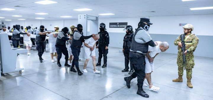 HOTNEWS.RO: Oficialii administrației Trump riscă să fie inculpați pentru sfidarea instanței în problema migranților. Un judecător federal a decis că există „motive întemeiate”