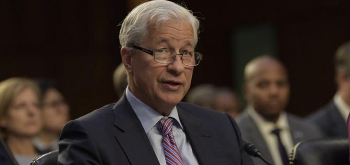HOTNEWS.RO: Șeful prestigioasei instituții financiare JP Morgan, avertisment direct despre taxele lui Donald Trump: „Intrăm în această perioadă de incertitudine”