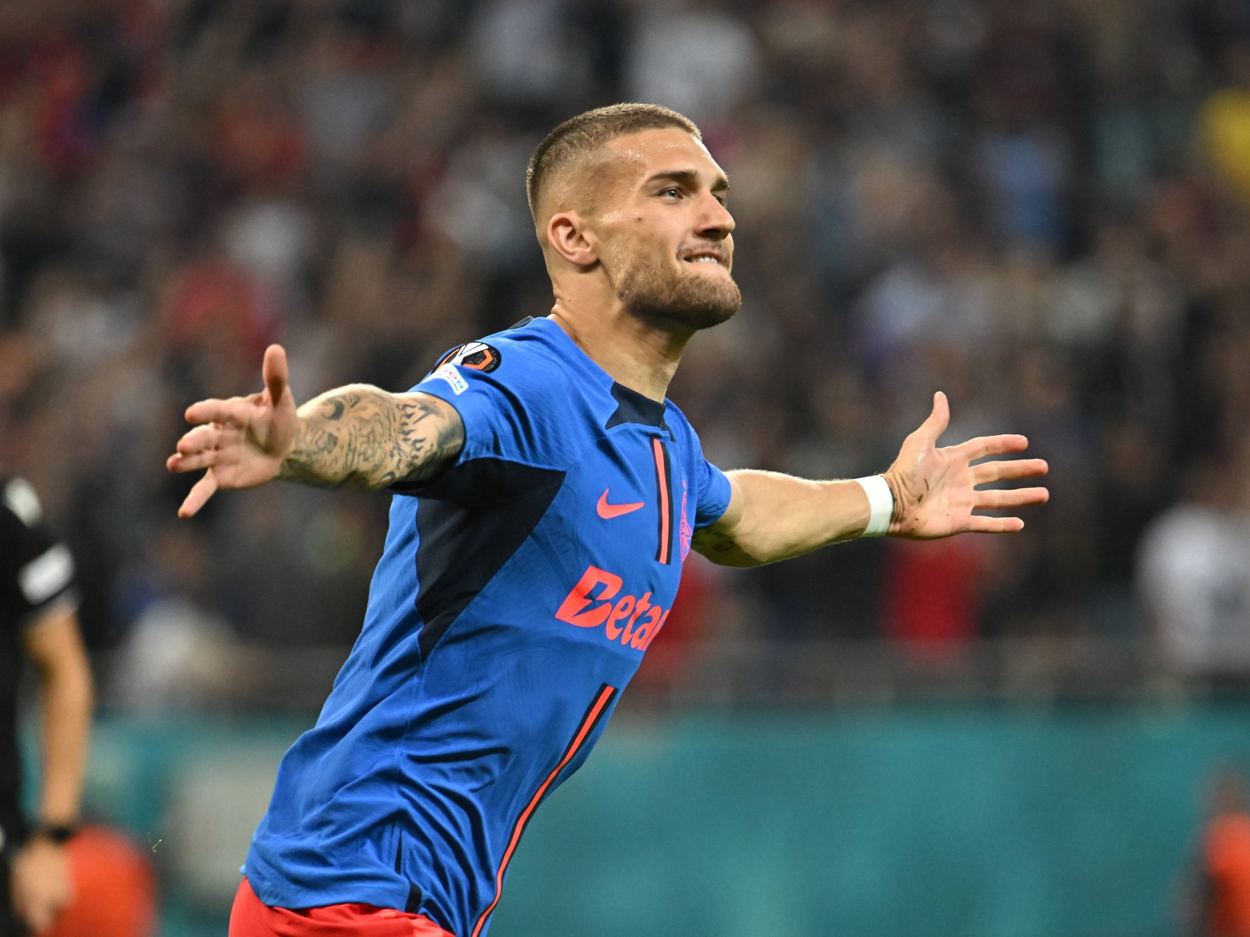 HOTNEWS.RO: SuperLiga: FCSB, cu un pas mai aproape de titlu. Victorie mare pe terenul rivalei Rapid