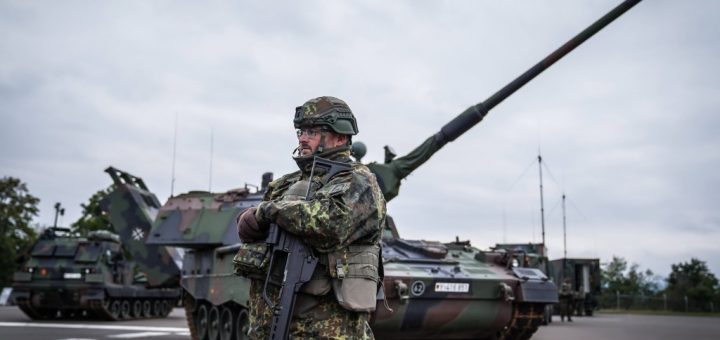 HOTNEWS.RO: Bundeswehr, solicitată de NATO să trimită încă 7 brigăzi pentru apărarea alianței, care se teme de un atac al Rusiei. Problema: 40.000 de militari activi