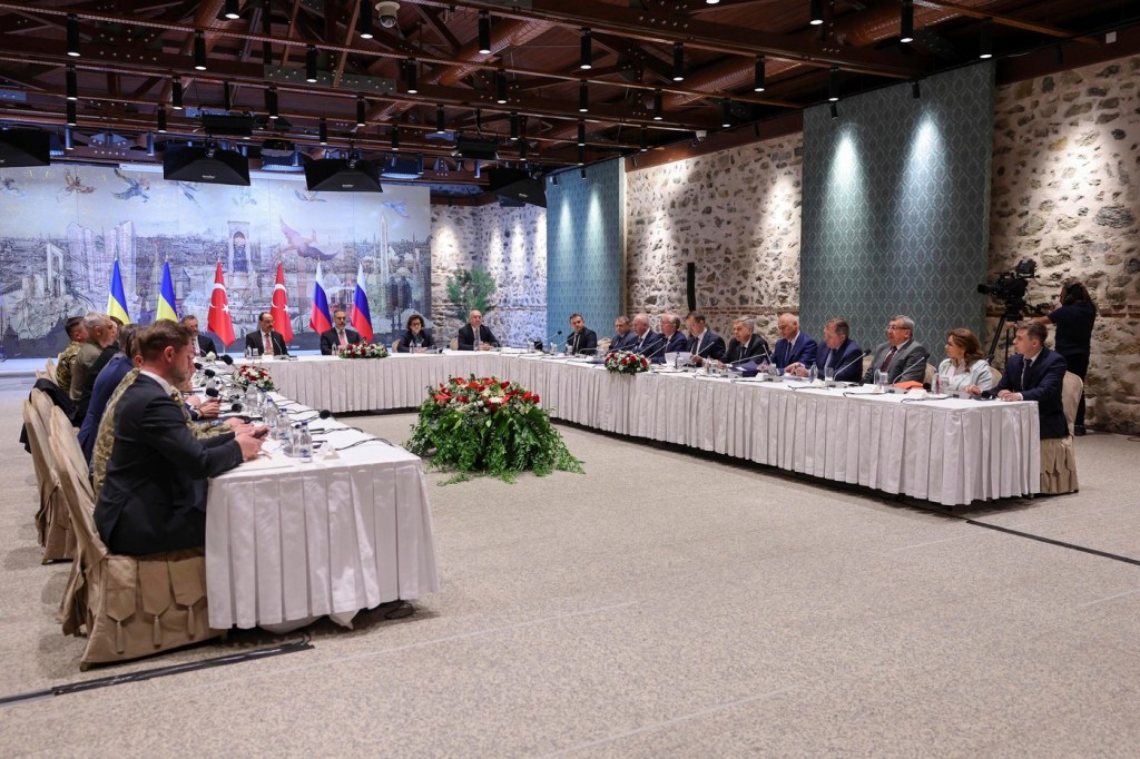 HOTNEWS.RO: Noul Papă vrea să găzduiască negocierii de pace Rusia-Ucraina, după eșecul discuțiilor din Turcia. „Ne aflăm din nou la punctul de plecare”