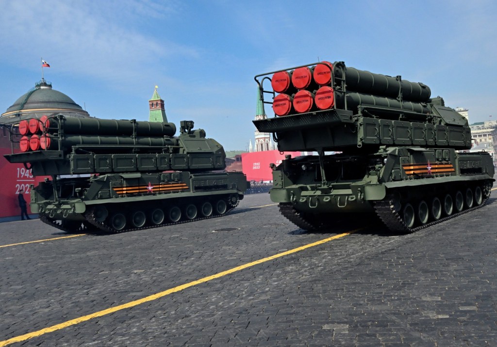 HOTNEWS.RO: Rusia recrutează lunar aproape de două ori mai mulți soldați decât Ucraina, afirmă Putin