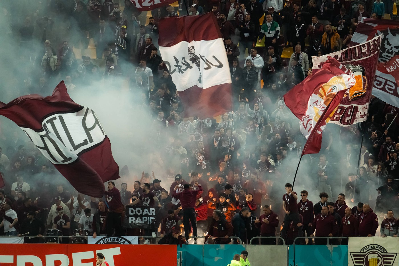 HOTNEWS.RO: SuperLiga: Cu ce amendă s-a ales Rapid, după meciul cu Dinamo. Echipa din Giulești, fără suporteri la partida cu ‘U’ Cluj