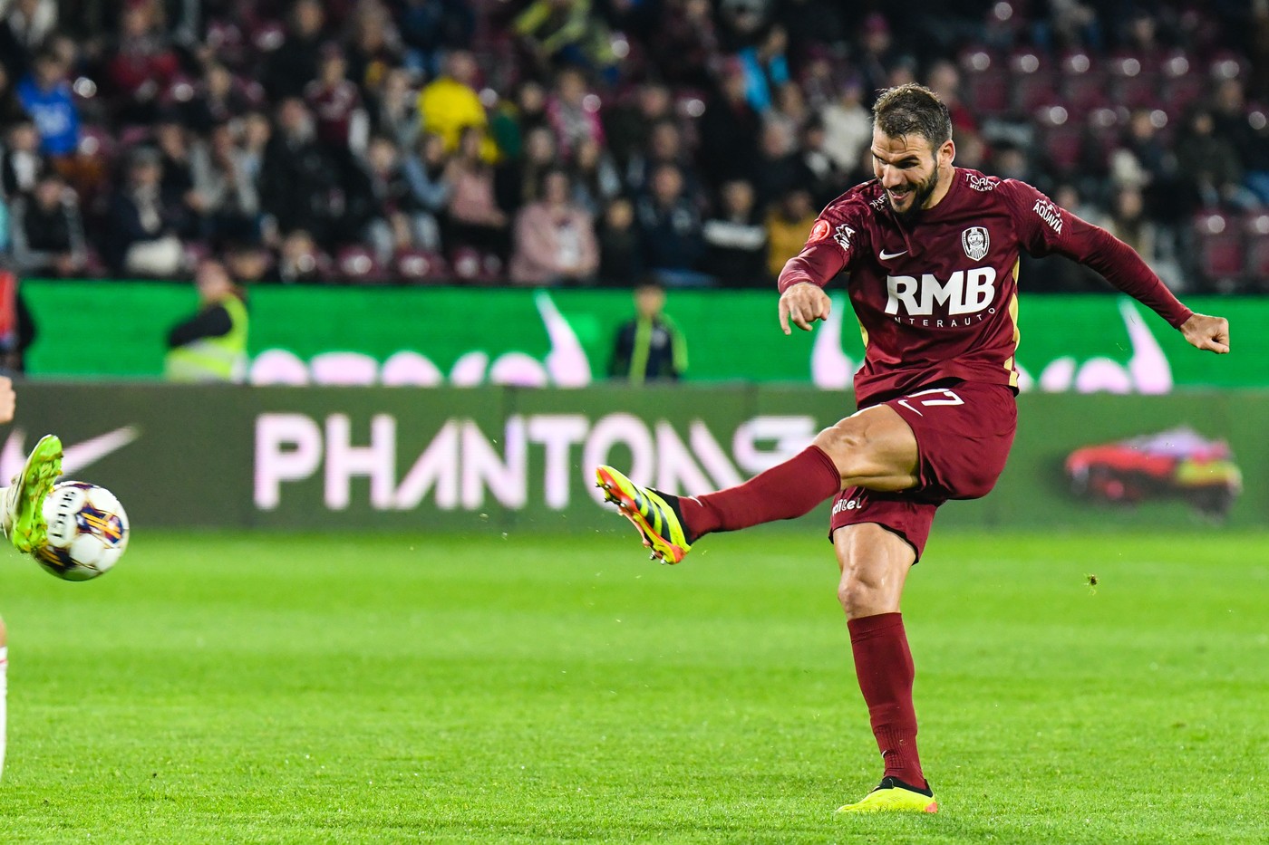 HOTNEWS.RO: SuperLiga: FCSB, verdict în cazul Tachtsidis. Campioana vrea un fost jucător de la CFR Cluj