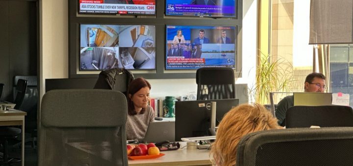 HOTNEWS.RO: Trump a semnat un ordin executiv pentru a tăia finanțarea instituțiilor media publice NPR și PBS, o veche dorință a republicanilor