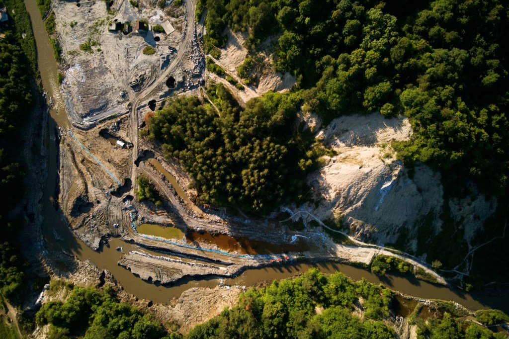 HOTNEWS.RO: Experți din străinătate vor fi aduși pentru evaluarea situației de la Praid. Cele trei probleme pe care vor trebui să le clarifice
