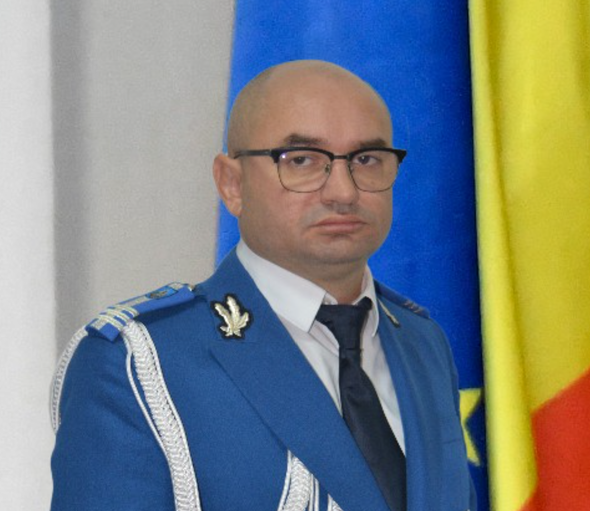 HOTNEWS.RO: Percheziţii DNA la şeful Jandarmeriei Brăila. E acuzat că face afaceri fast-food și plasează forţă de muncă din țări asiatice