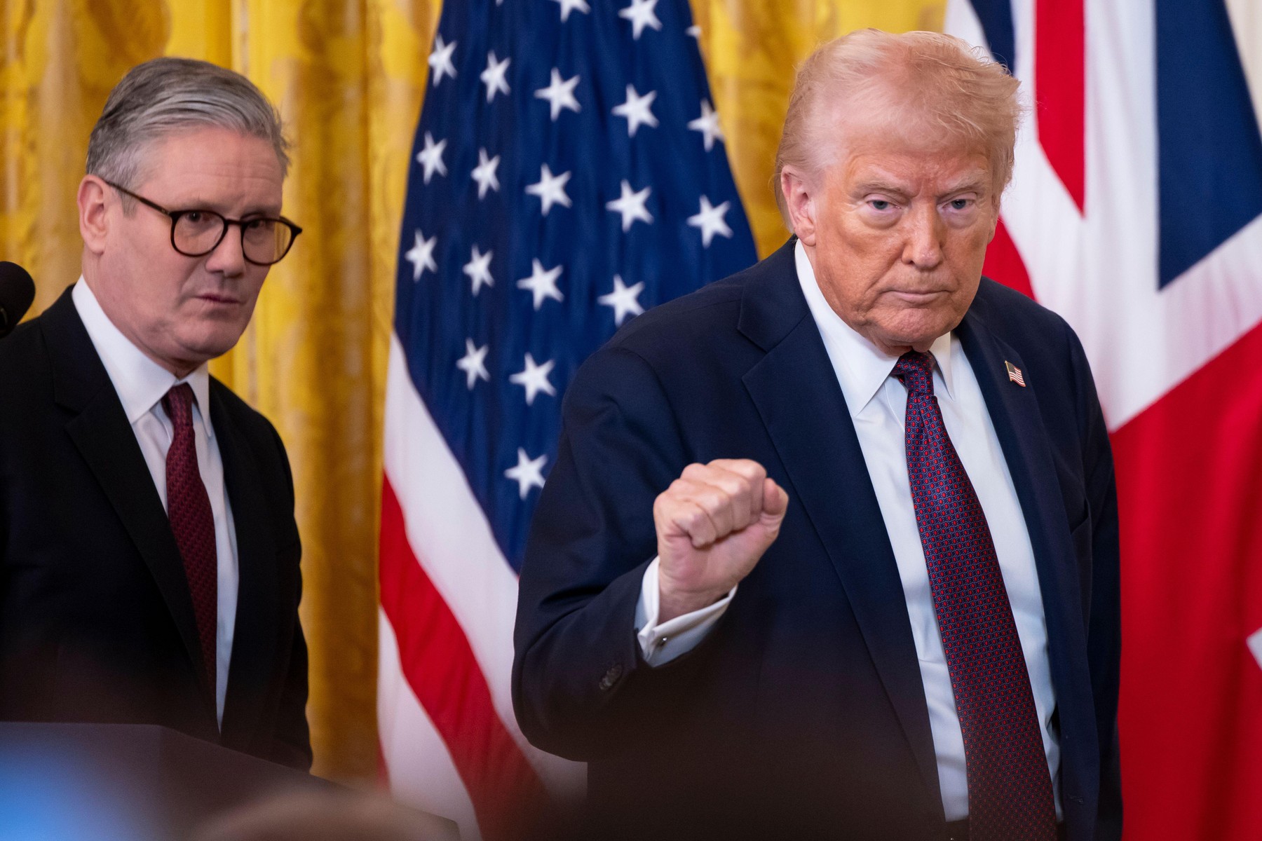 HOTNEWS.RO: Trump semnează interdicția de călătorie în SUA pentru cetățenii din 12 țări începând de săptămâna viitoare