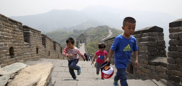 HOTNEWS.RO: China a anunțat cu cât își va plăti locuitorii să aibă copii, în cadrul primului program național de a încuraja natalitatea