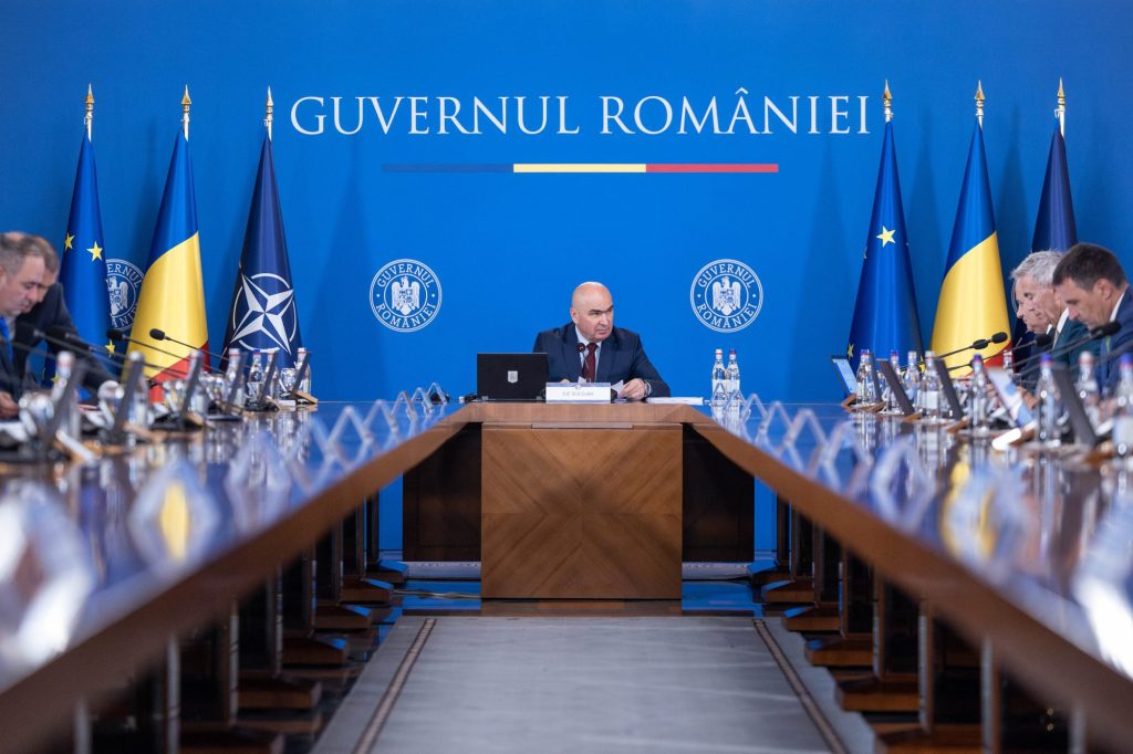 HOTNEWS.RO: Guvernul își va asuma luni răspunderea pe măsurile fiscale într-o ședință comună a Parlamentului. Decizia luată vineri seară