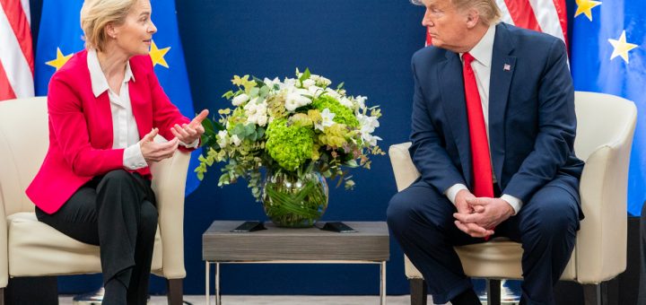 HOTNEWS.RO: Întâlnire decisivă Ursula von der Leyen și Donald Trump azi, în Scoţia. Care sunt șansele unui acord comercial UE-SUA, spune chiar președintele american