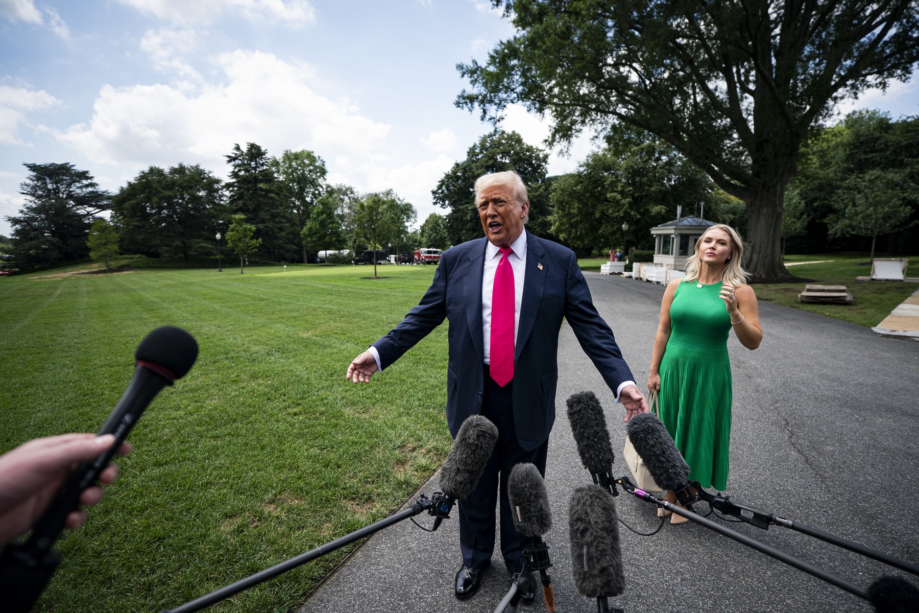 HOTNEWS.RO: Trump își propune să ducă războiul comercial împotriva Chinei „într-o manieră foarte prietenoasă”