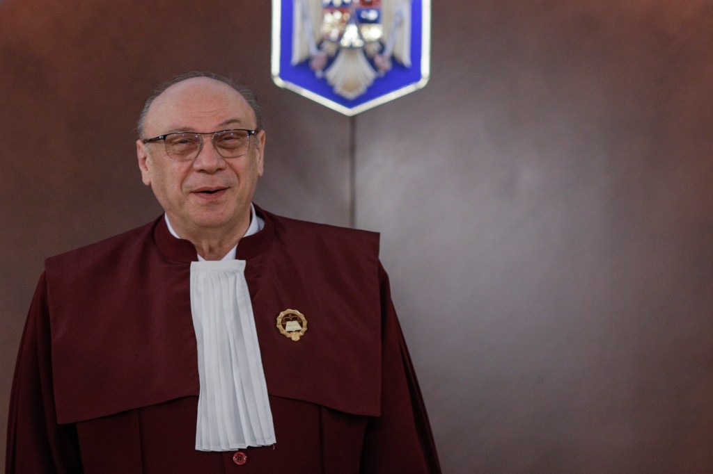 HOTNEWS.RO: Vicepremierul Anastasiu, despre indemnizațiile pentru judecătorii CCR: „Și la nivel de persoană fizică ar trebui să renunțe benevol la beneficii”