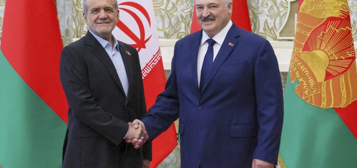 HOTNEWS.RO: Belarus şi Iran vor să-şi consolideze relaţiile militare şi să încheie un parteneriat strategic. Lukaşenko l-a primit pe Pezeshkian la Minsk