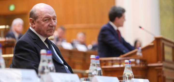 HOTNEWS.RO: Crin Antonescu anunță că nu vrea pensia specială de fost parlamentar: „Simt nevoia să-l ajut pe fostul meu coleg de partid, Ilie Bolojan”