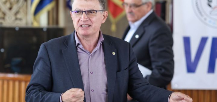 HOTNEWS.RO: Daniel David: „Am stat paratrăsnet până în 15 august/ Funcționarea sistemului este pentru mine mai importantă decât poziția de ministru”