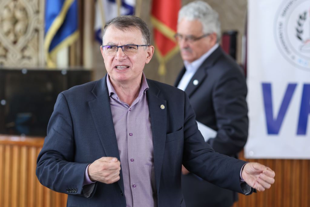 HOTNEWS.RO: Daniel David: „Am stat paratrăsnet până în 15 august/ Funcționarea sistemului este pentru mine mai importantă decât poziția de ministru”