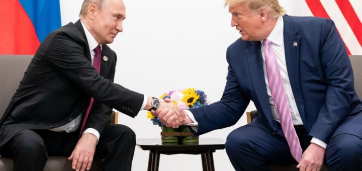 HOTNEWS.RO: Kremlinul avertizează asupra unei „mari greșeli” în privința summitului Trump-Putin și exclude semnarea vreunui document