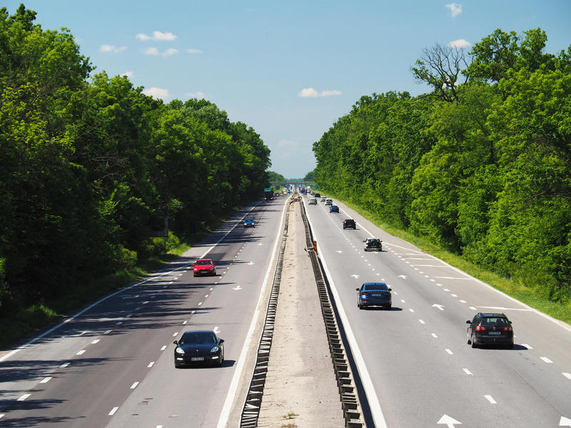 HOTNEWS.RO: Statul vrea să lărgească la trei benzi autostrada București – Pitești, pe fondul așteptărilor privind depășirea în viitor a capacității de transport