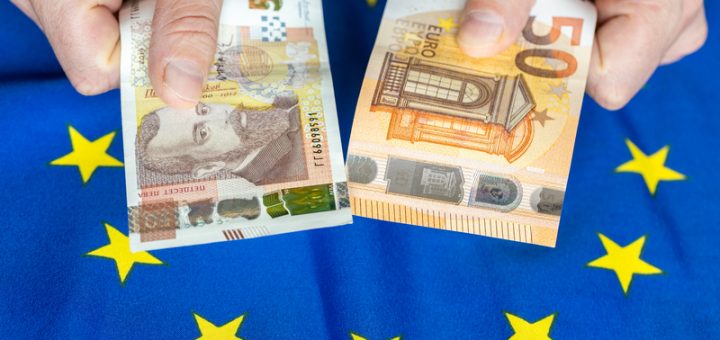 HOTNEWS.RO: Toate magazinele din Bulgaria trebuie să afișeze de azi preţurile atât în leva, cât și în euro