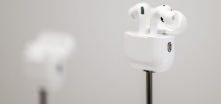 HOTNEWS.RO: Cea mai interesantă funcţie a căştilor AirPods Pro 3 nu poate fi folosită în UE