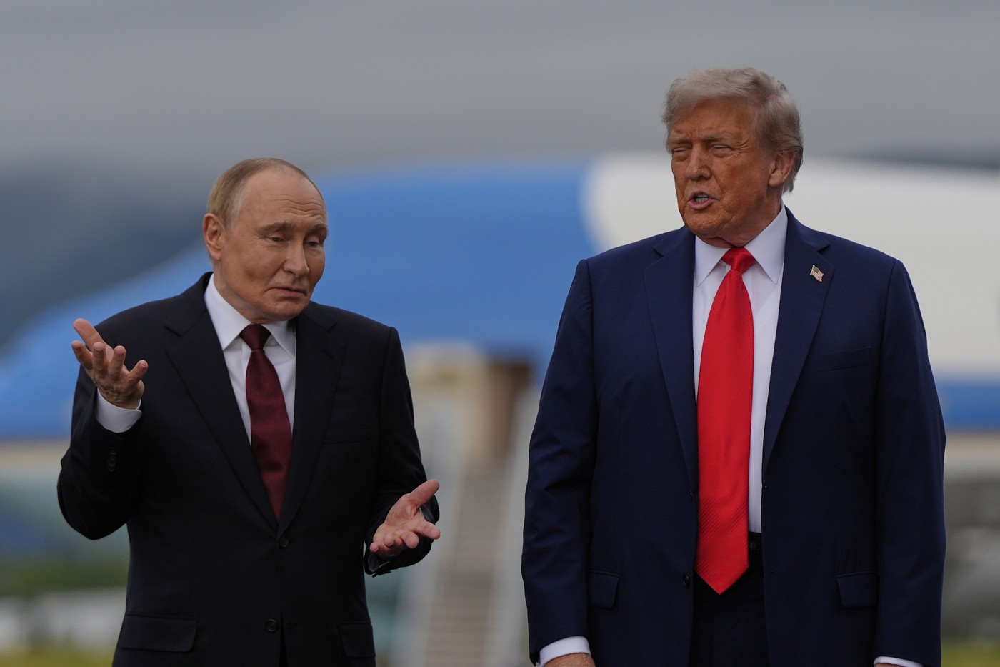 HOTNEWS.RO: „Donald Trump are suficientă forţă pentru a-l face pe Putin să se teamă de el”