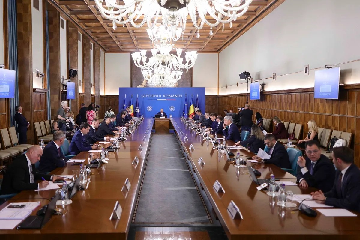 HOTNEWS.RO: Guvernul României revine după ce premierul Ilie Bolojan a spus că vrea creșterea vârstei de pensionare „la toate categoriile”