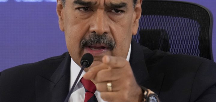 HOTNEWS.RO: Maduro susține că Venezuela este vizată de SUA cu „opt nave militare cu 1.200 de rachete”. „Cea mai mare amenințare văzută pe continent în ultimii 100 de ani”