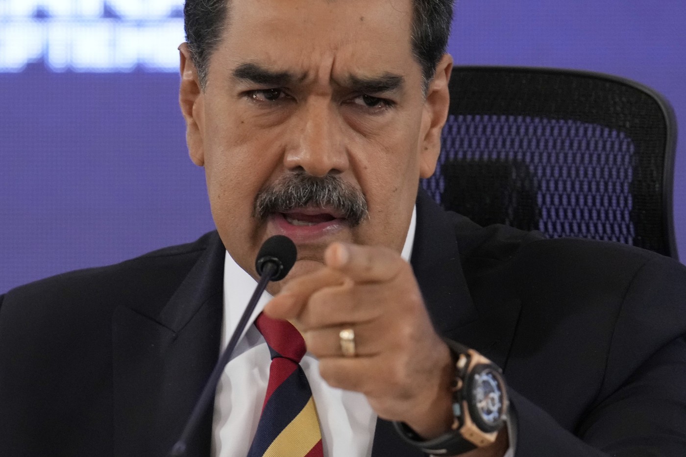 HOTNEWS.RO: Maduro susține că Venezuela este vizată de SUA cu „opt nave militare cu 1.200 de rachete”. „Cea mai mare amenințare văzută pe continent în ultimii 100 de ani”