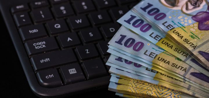 HOTNEWS.RO: „Pot ridica 30% din bani oricând?” Val de clarificări cerute de românii îngrijorați de schimbările la plata pensiilor private / Ce răspund administratorii banilor din Pilonul II și III și ASF