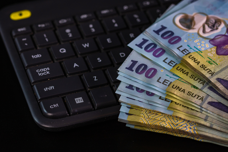 HOTNEWS.RO: „Pot ridica 30% din bani oricând?” Val de clarificări cerute de românii îngrijorați de schimbările la plata pensiilor private / Ce răspund administratorii banilor din Pilonul II și III și ASF