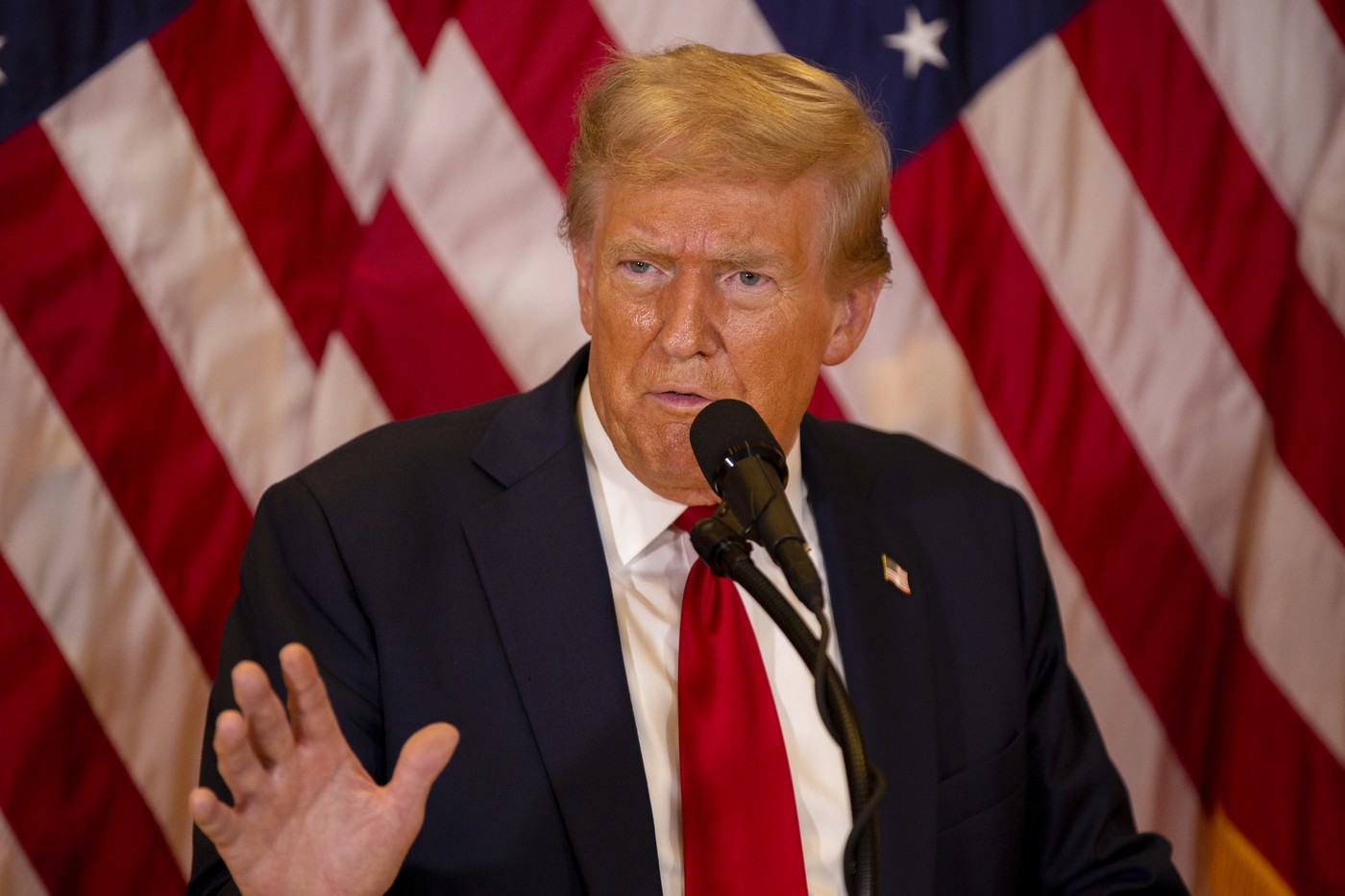 HOTNEWS.RO: Trump analizează posibile atacuri împotriva cartelurilor în Venezuela