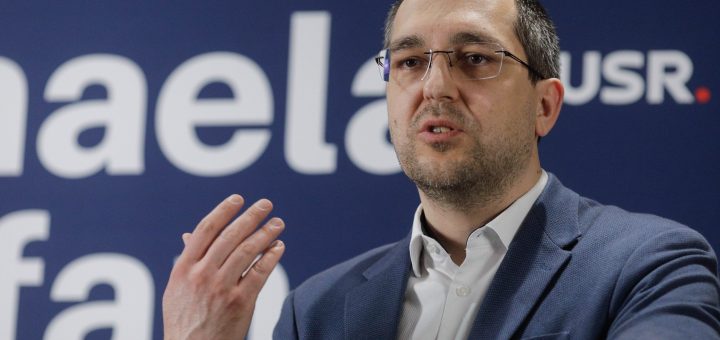 HOTNEWS.RO: Vlad Voiculescu acuză PSD de „terorism politic”: „Dacă nu e cum vrea PSD aruncă țara în aer”