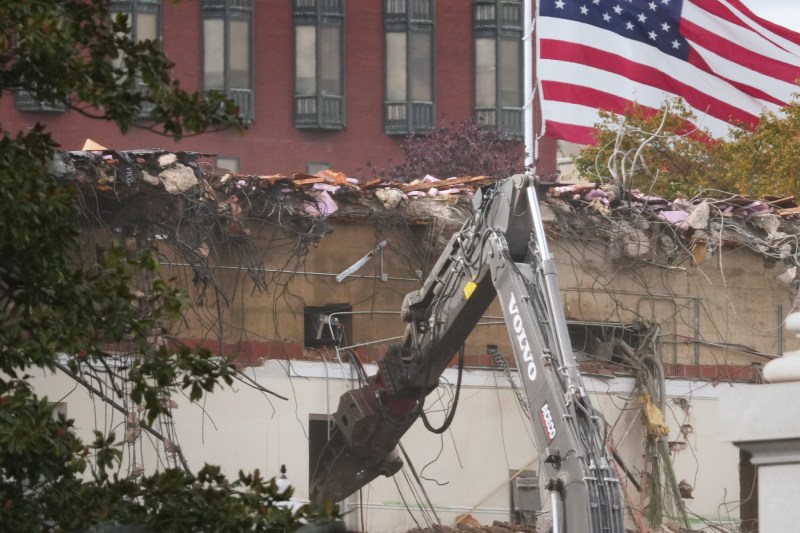 HOTNEWS.RO: Aripa estică a Casei Albe va fi demolată în totalitate, pentru a face loc sălii de bal dorite de Trump