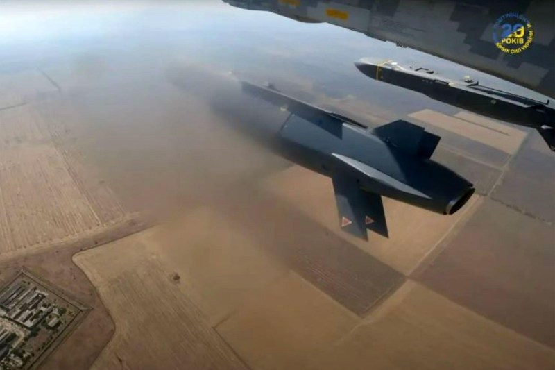 HOTNEWS.RO: Atac „combinat masiv”, cu rachete Storm Shadow, revendicat de Kiev. Ținta lovită, o „facilitate-cheie” a complexului militar-industrial al Rusiei