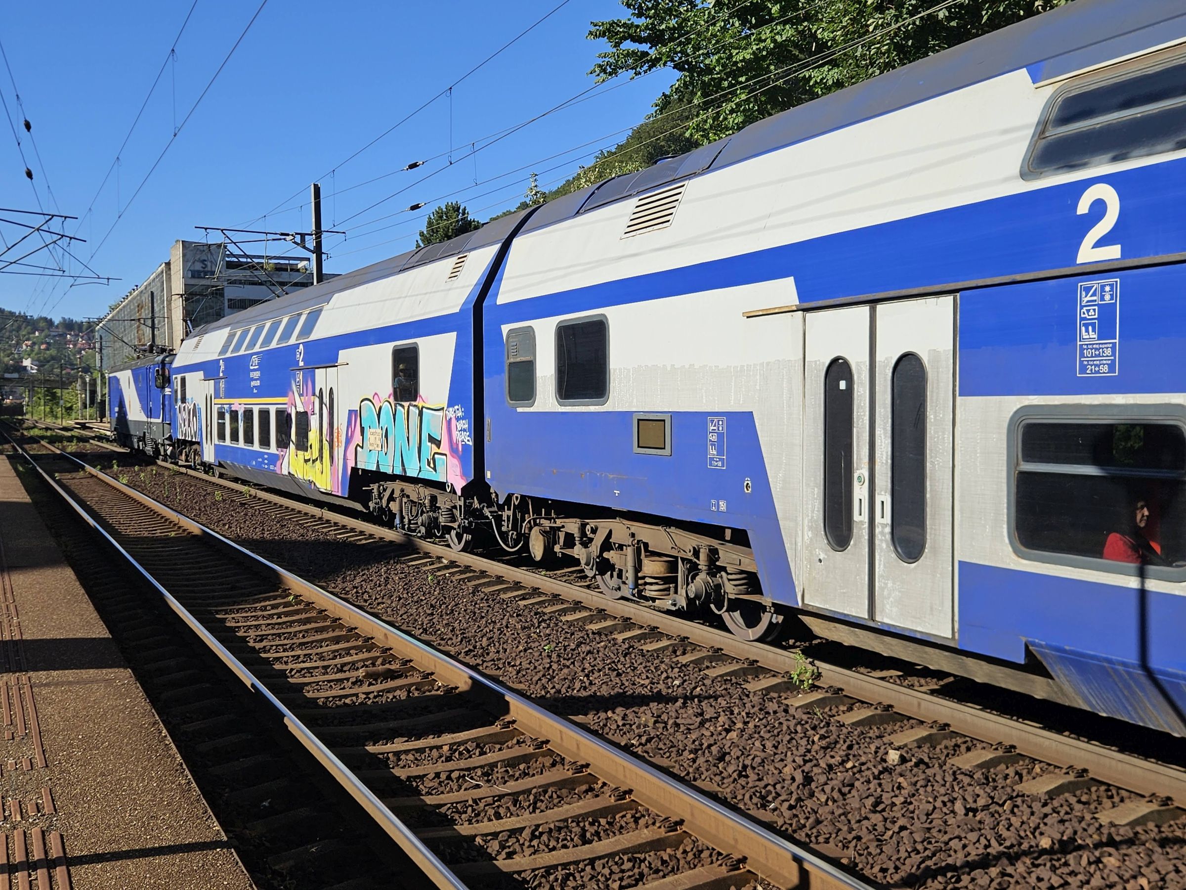 HOTNEWS.RO: Ce spune CFR Călători despre pericolul ca trenurile cu locomotive electrice să nu mai poată circula din 7 octombrie/Sindicaliștii avertizează că operatorul ar putea rămâne fără bani de salarii