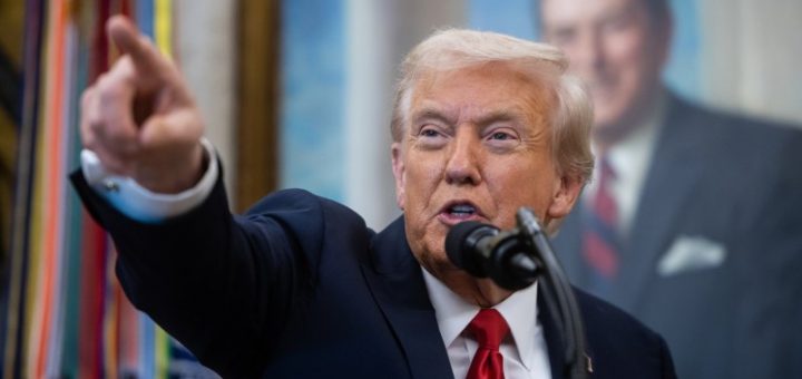HOTNEWS.RO: Donald Trump amenință că va trimite armata în San Francisco