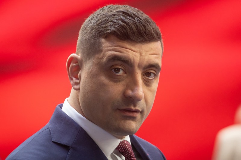 HOTNEWS.RO: George Simion anunță moțiuni simple împotriva fiecărui ministru din Guvernul Bolojan: „Le reamintim PSD și USR că sunt împreună la guvernare”