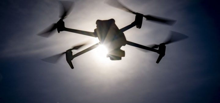 HOTNEWS.RO: Un land german vrea să dea polițiștilor dreptul să tragă în drone. „Trebuie să le doborâm în loc să așteptăm”