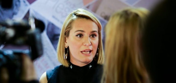 HOTNEWS.RO: VIDEO Cum a prezentat Andreea Esca efectele ploilor abundente, după ce i-a criticat pe meteorologi: „Ciclonul Barbara nu a lovit România cu forța prognozată”
