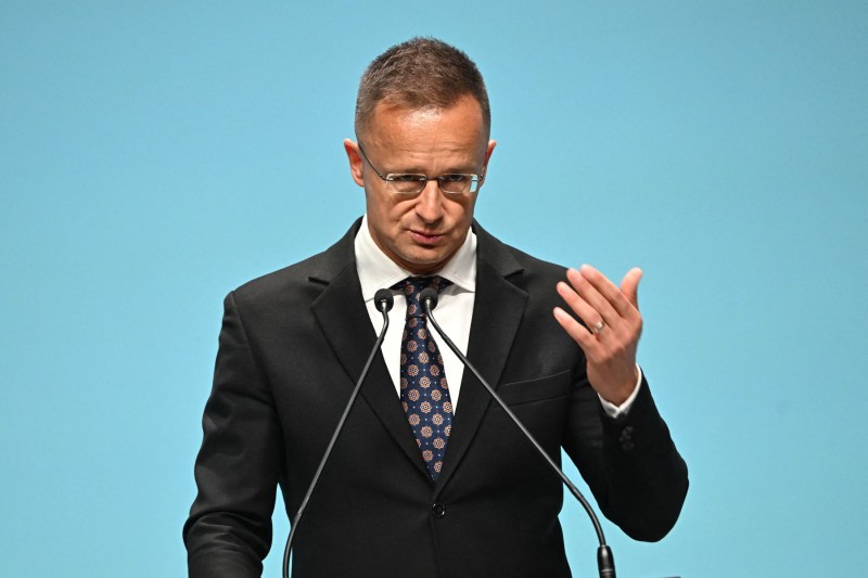 HOTNEWS.RO: Ministrul ungar de Externe: Vladimir Putin a dat asigurări că „summitul de pace” pentru războiul din Ucraina va avea loc la Budapesta