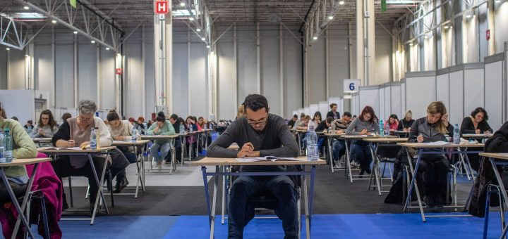 HOTNEWS.RO: Rezidențiat 2025. Pe locurile de la farmacie este cea mai mare bătaie