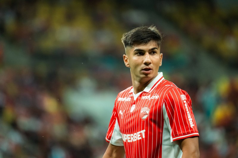 HOTNEWS.RO: SuperLiga: Andrei Nicolescu a anunțat cât va lipsi Alexandru Musi de pe teren: „Problemele au apărut în cantonamentul naționalei”