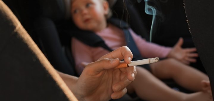 HOTNEWS.RO: Țigara pe care o fumează copilul tău, chiar dacă n-a pus mâna pe ea. Ce efecte are fumatul în preajma copiilor și măsurile care îi protejează